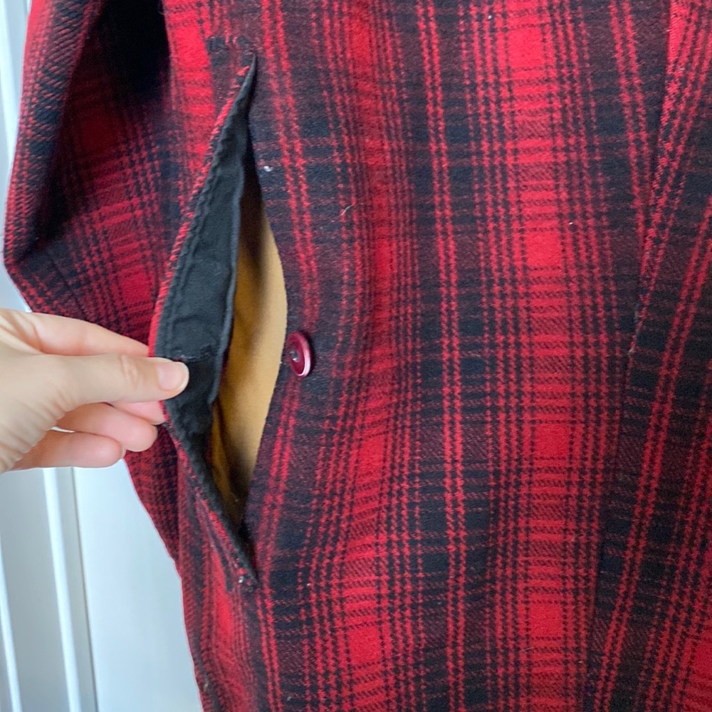 Vintage Woolrich Coat Men 42 Red Black Buffalo Plaid Mackinaw 70s Wool Hunting - Picture 11 of 16